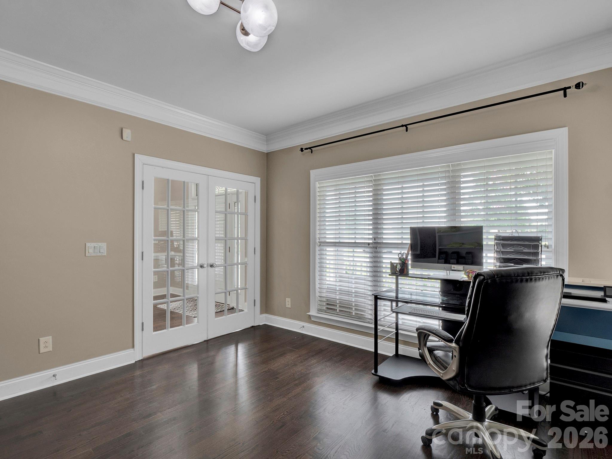 Office/flex space main floor - 2652 Bedford Place NW, Concord