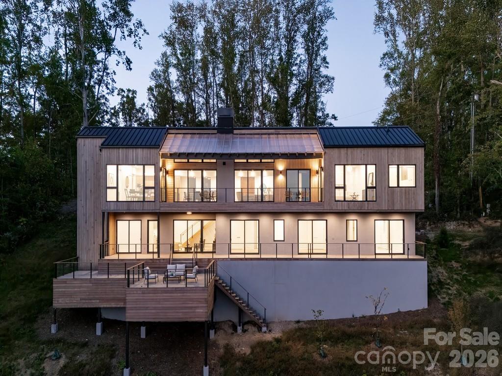 © David Sundberg/Esto - 631 Elk Mountain Scenic Highway, Asheville