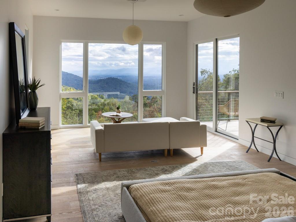 © David Sundberg/Esto - 631 Elk Mountain Scenic Highway, Asheville