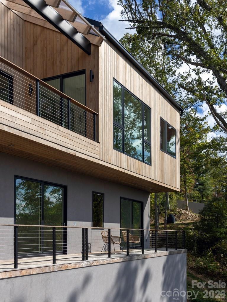 © David Sundberg/Esto - 631 Elk Mountain Scenic Highway, Asheville