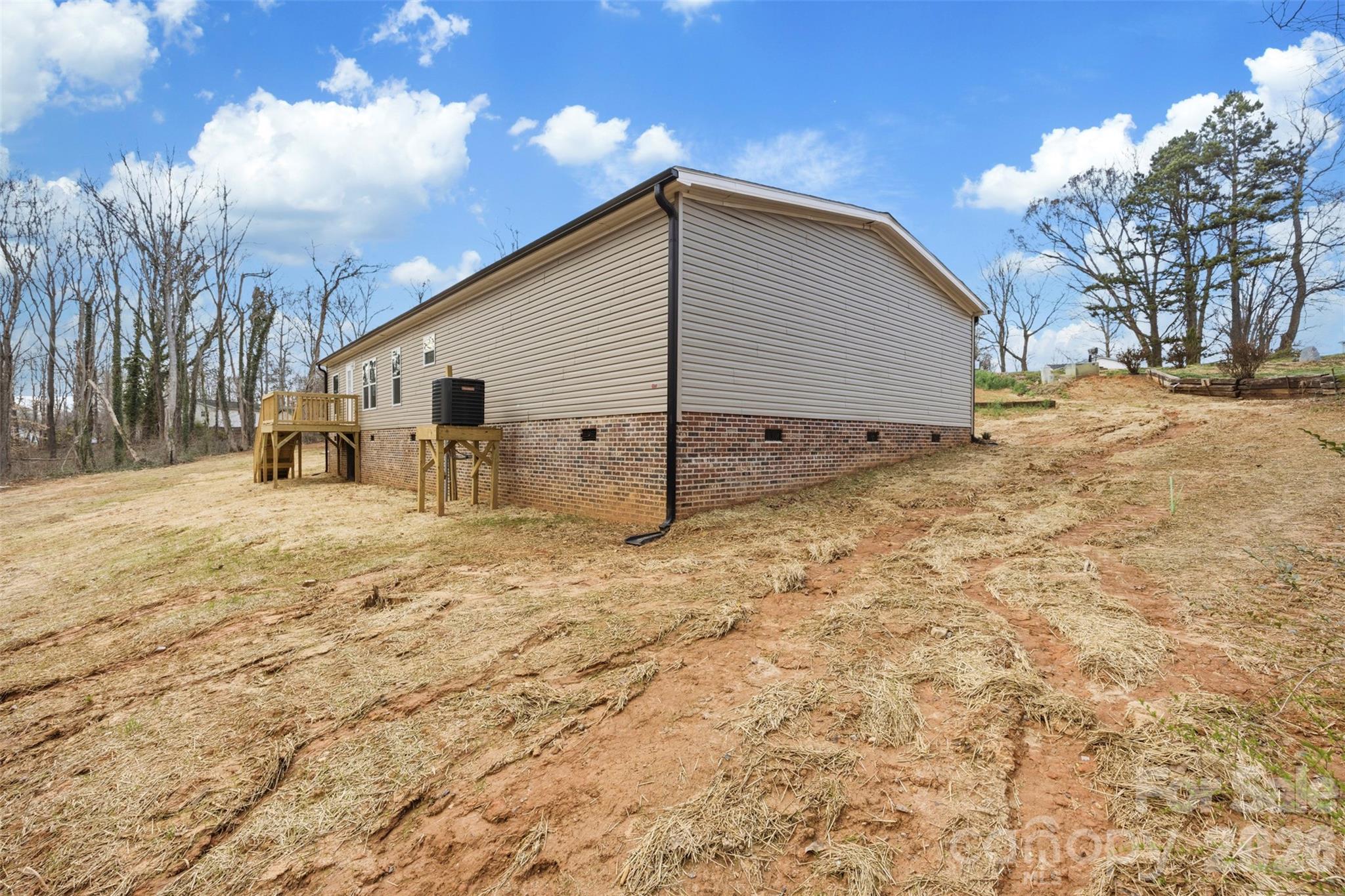 Single Family Residence at 178 Clear Springs Road, Mooresville, photo 2 of 34