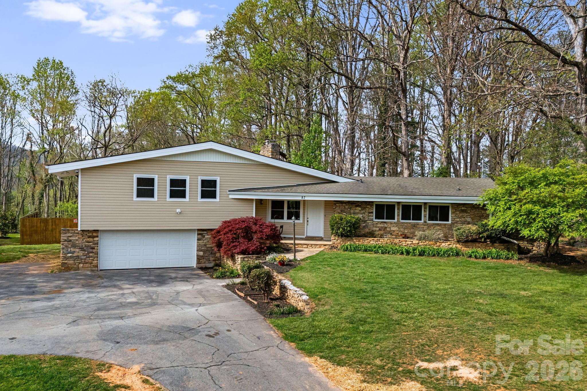 87 W Oakview Road