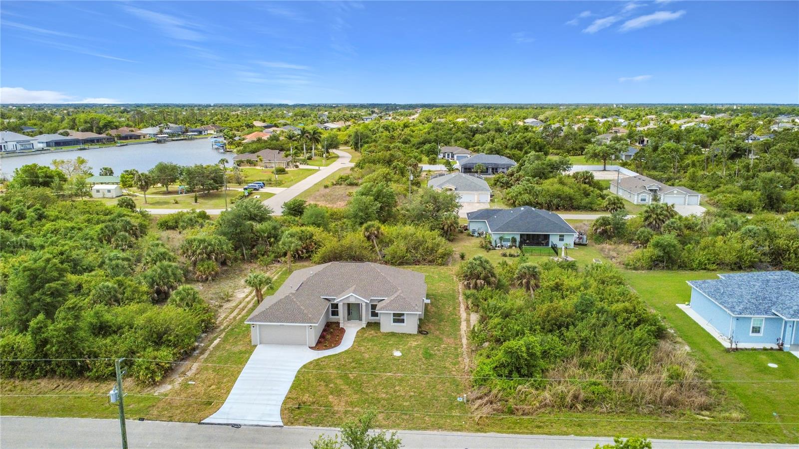 Single Family Residence at 13503 AINSWORTH LANE, PORT CHARLOTTE, photo 2 of 33