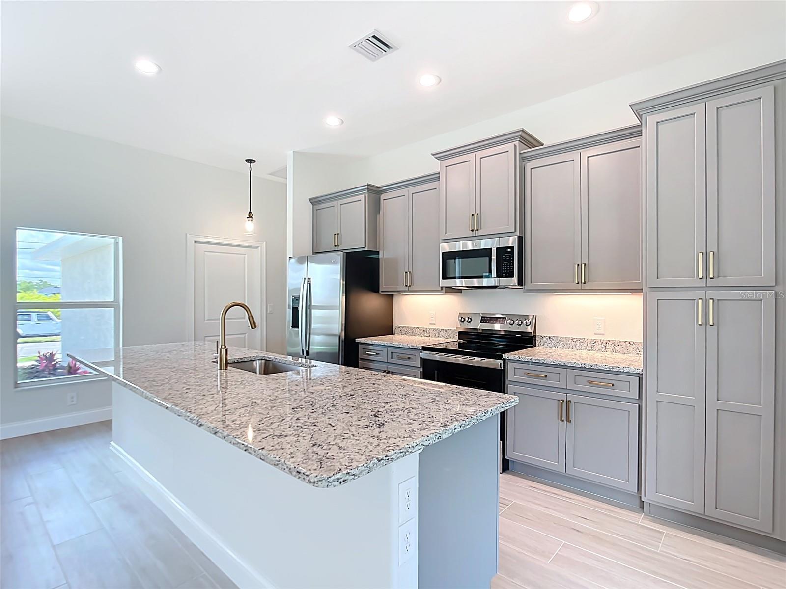 Single Family Residence at 13503 AINSWORTH LANE, PORT CHARLOTTE, photo 14 of 33