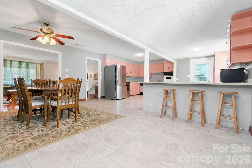 Breakfast Bar - 1482 Island Ford Road, Brevard