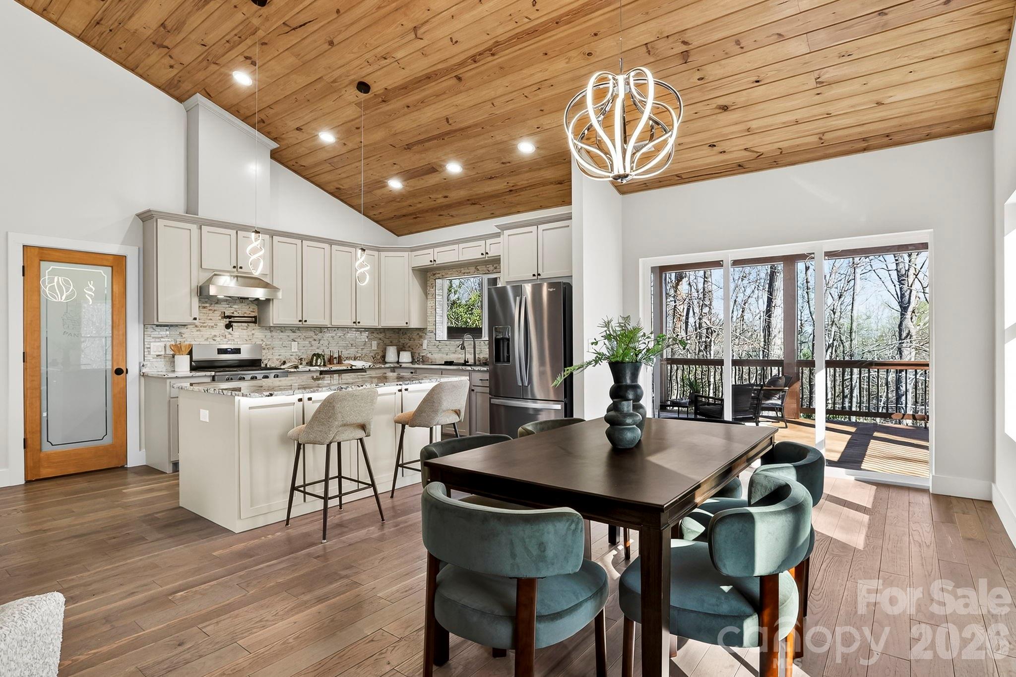 Single Family Residence at 162 Preserve Court, Hendersonville, photo 6 of 37