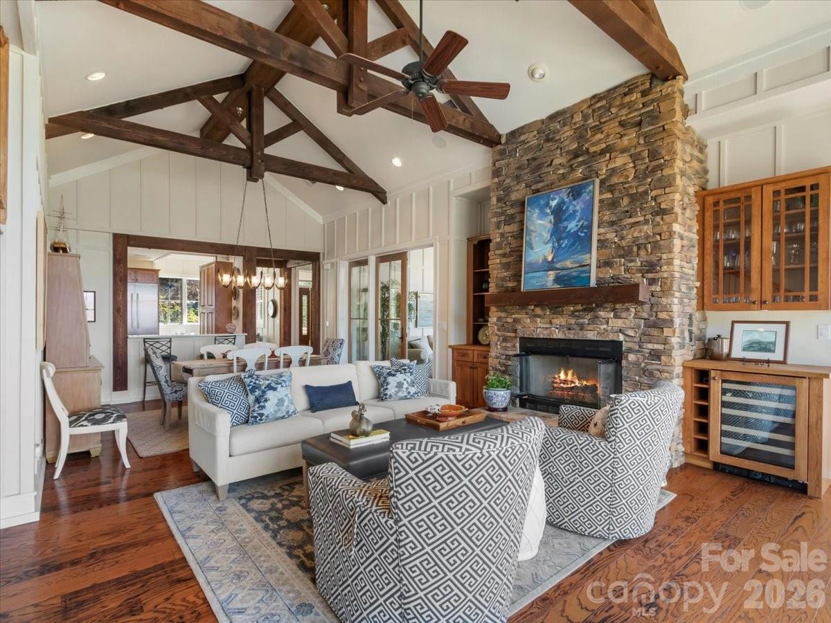 OPEN LIVING SPACE - 45 Creekside Way, Burnsville