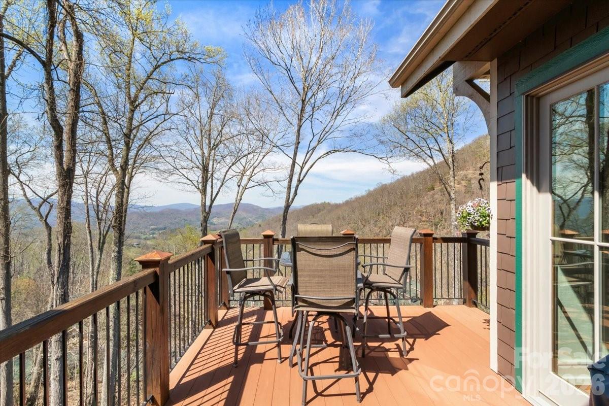 ACCESS VIA SUNROOM OR LVRM - 45 Creekside Way, Burnsville