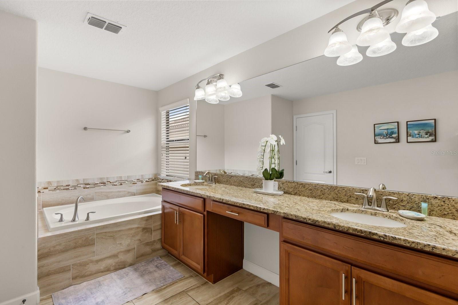 Bathroom 3/ Second Master Ensuite - 5493 SOLTERRA CIR, DAVENPORT