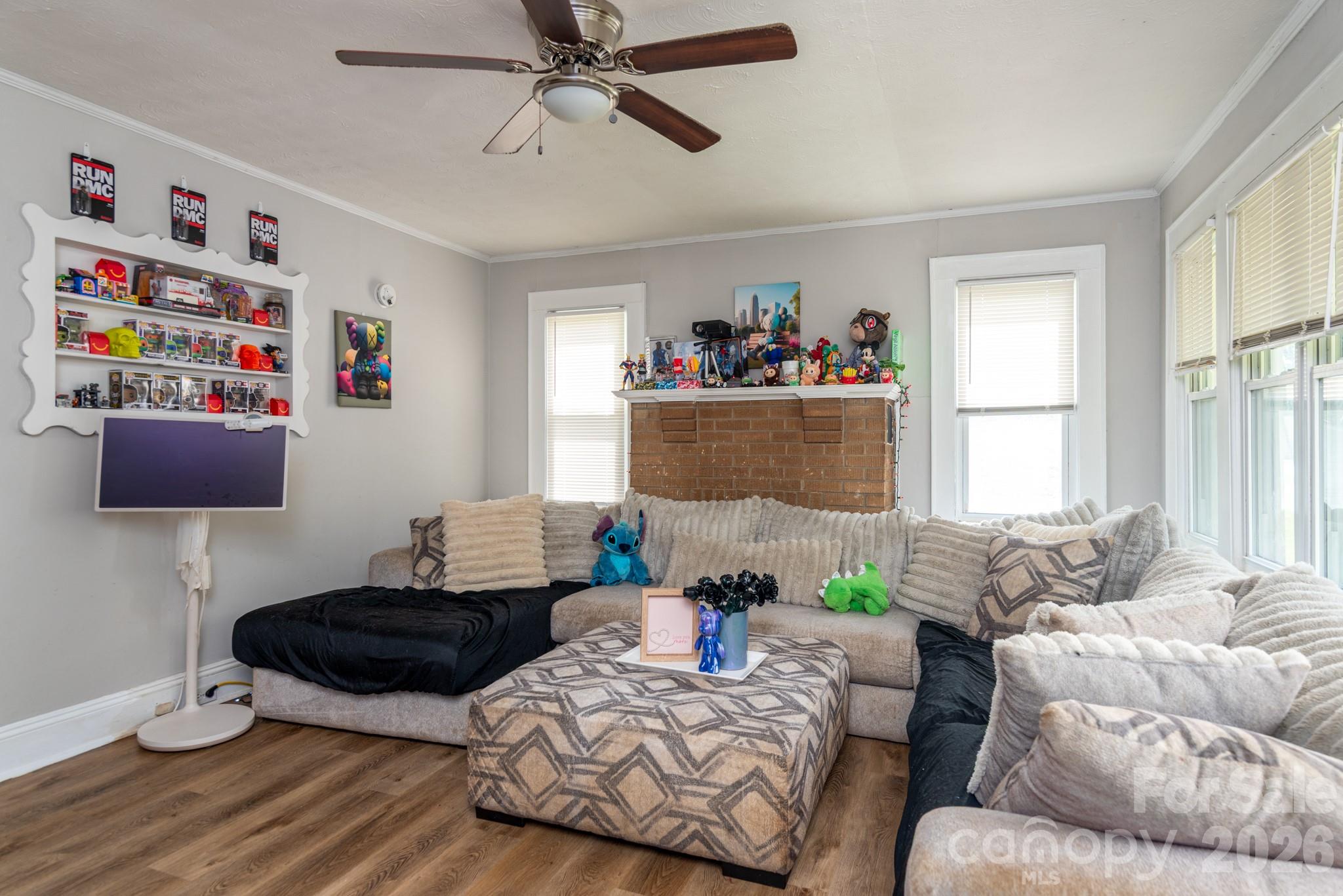 Single Family Residence at 33 Central Heights Drive, Concord, photo 4 of 13