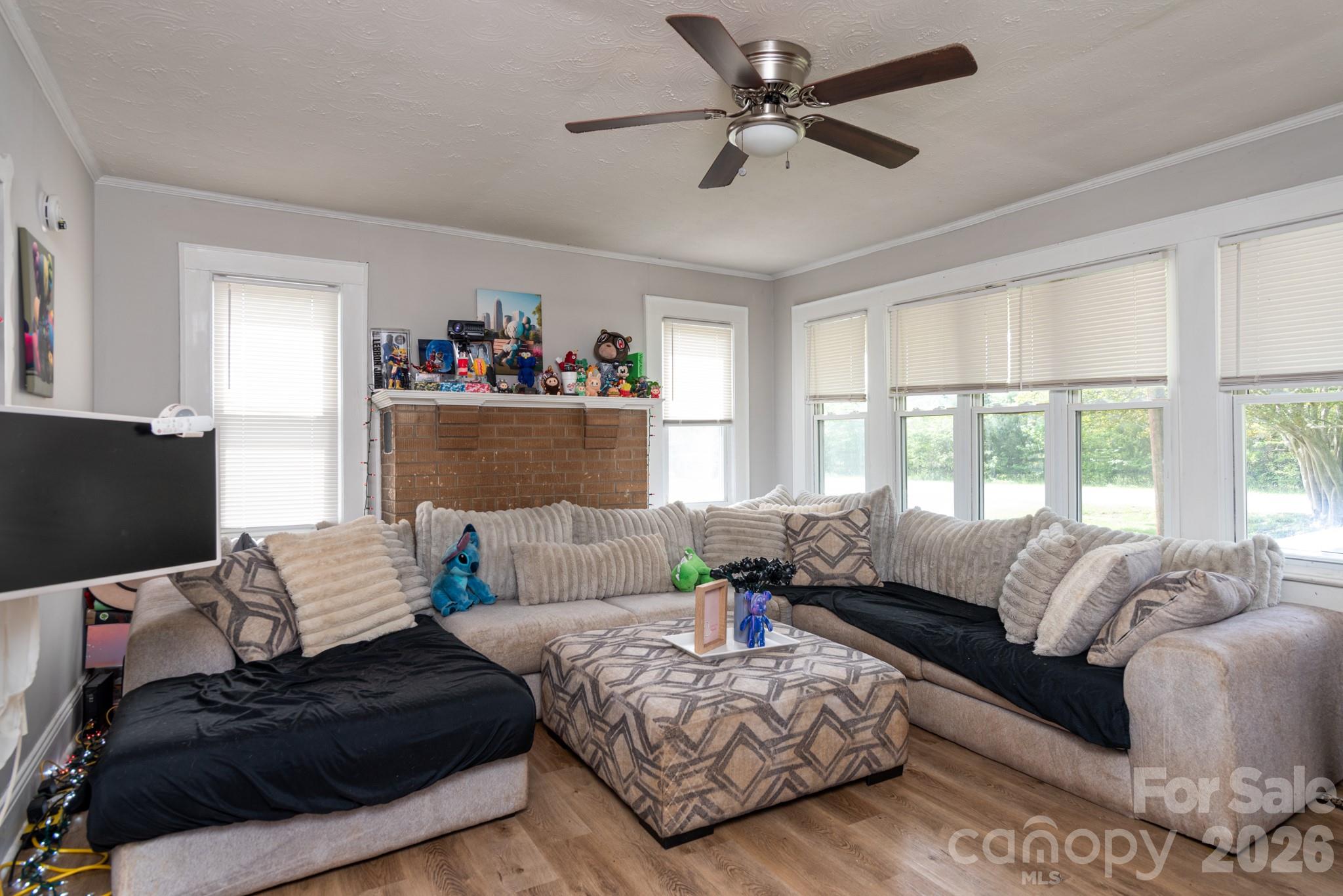 Single Family Residence at 33 Central Heights Drive, Concord, photo 5 of 13