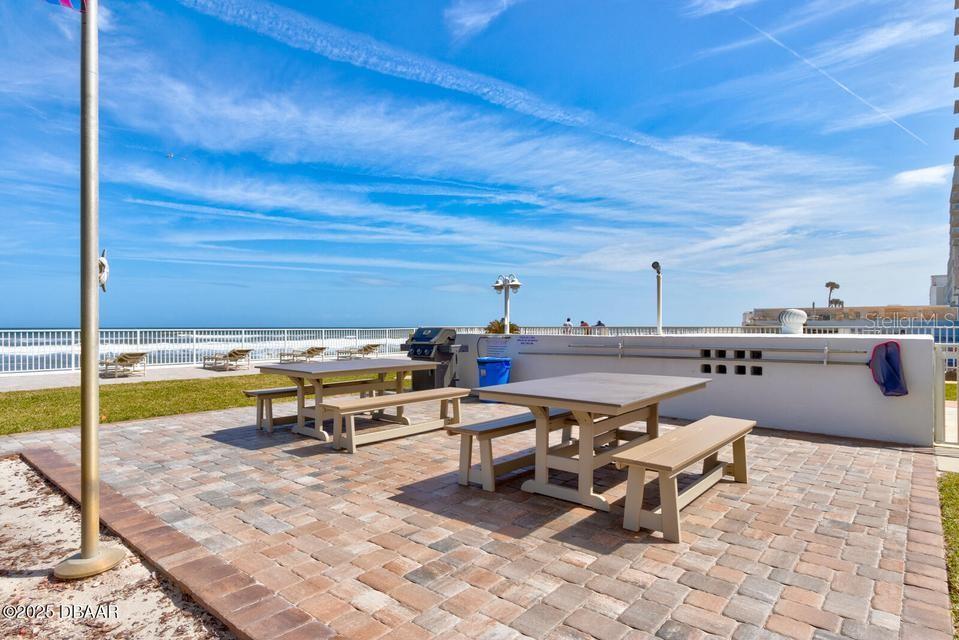 BBQ Area - 2828 N ATLANTIC AVE #303, DAYTONA BEACH