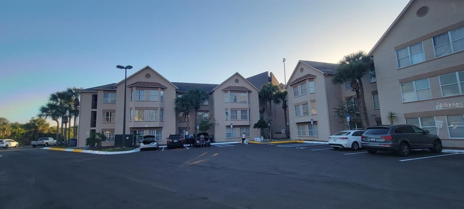 3100 PARKWAY BLVD #737