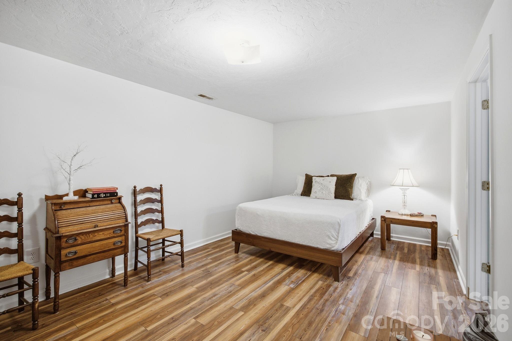Basement flex space - 573 & 577 Randolph Road, Marion