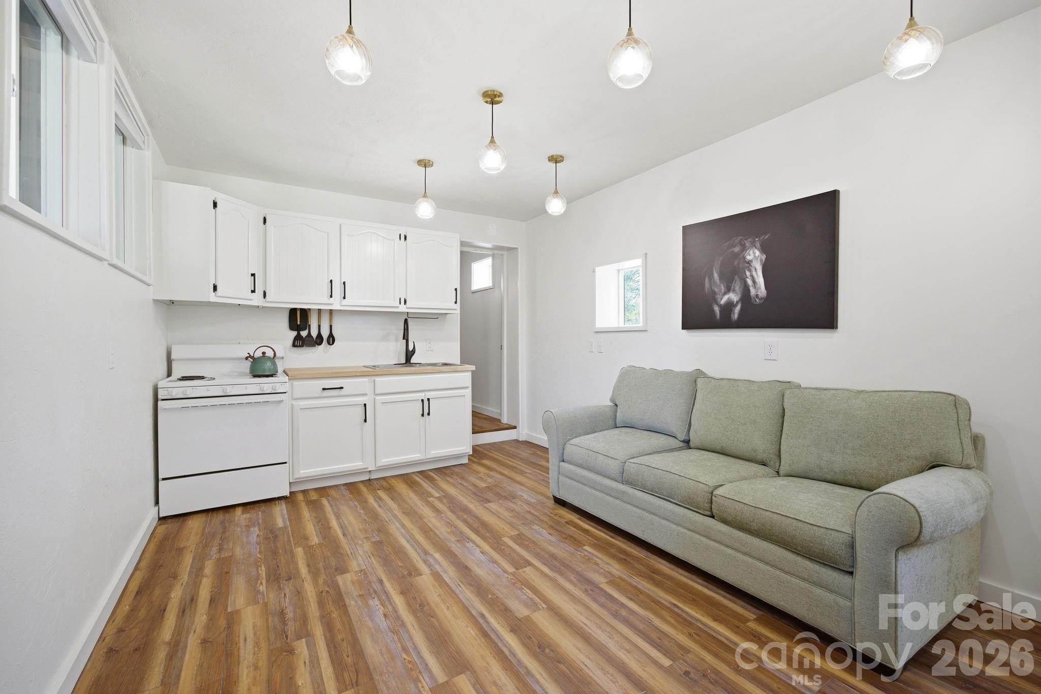 Apartment living - 573 & 577 Randolph Road, Marion
