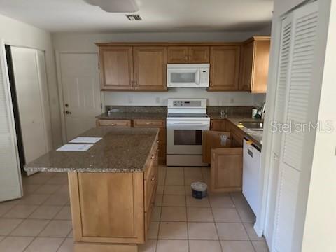 Single Family Residence at 2416 WATERFORD CT, PALMETTO, photo 7 of 18