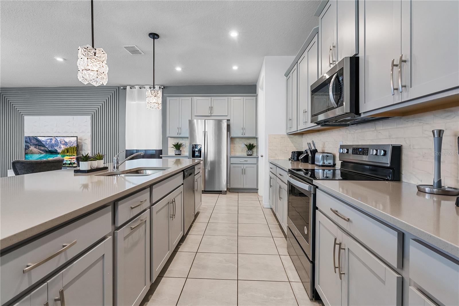 Single Family Residence at 8915 TROPICAL HAVEN CT, KISSIMMEE, photo 12 of 50
