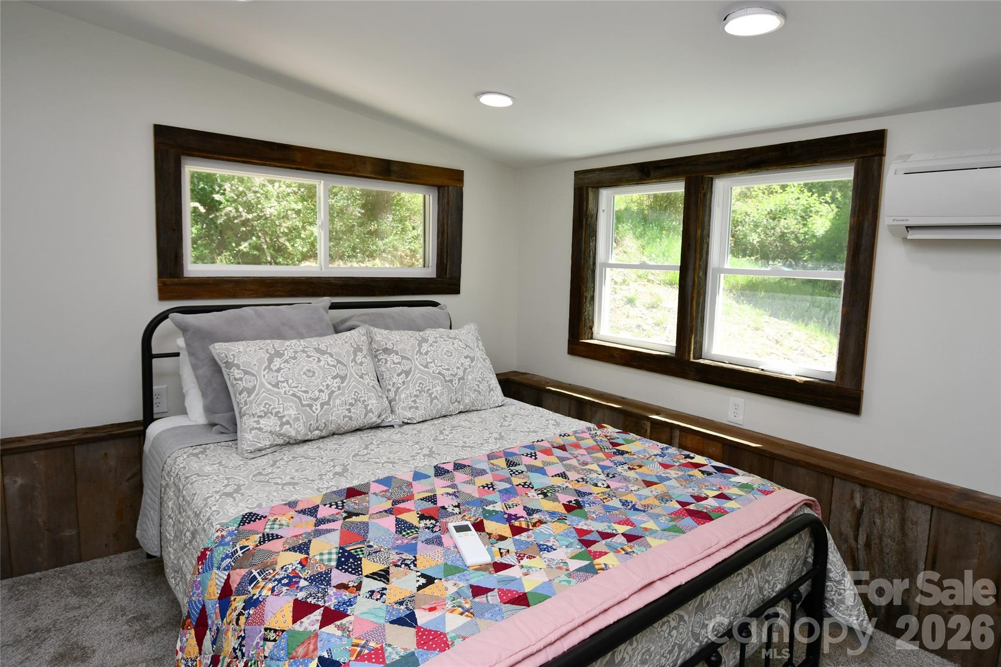 Master bedroom, airy and light - 2180 Pigeon Roost Road, Green Mountain