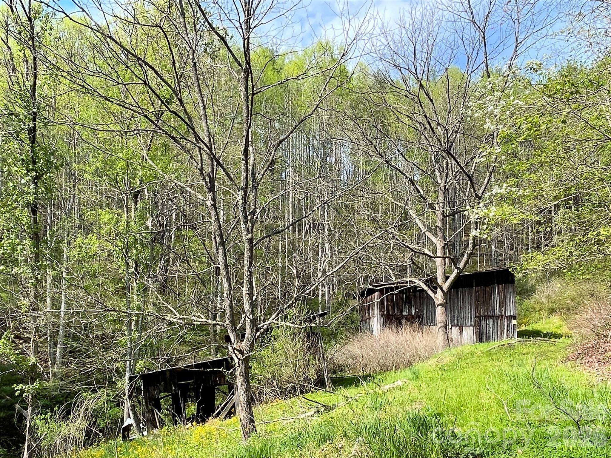 Old barns off the hidden meadow - 2180 Pigeon Roost Road, Green Mountain