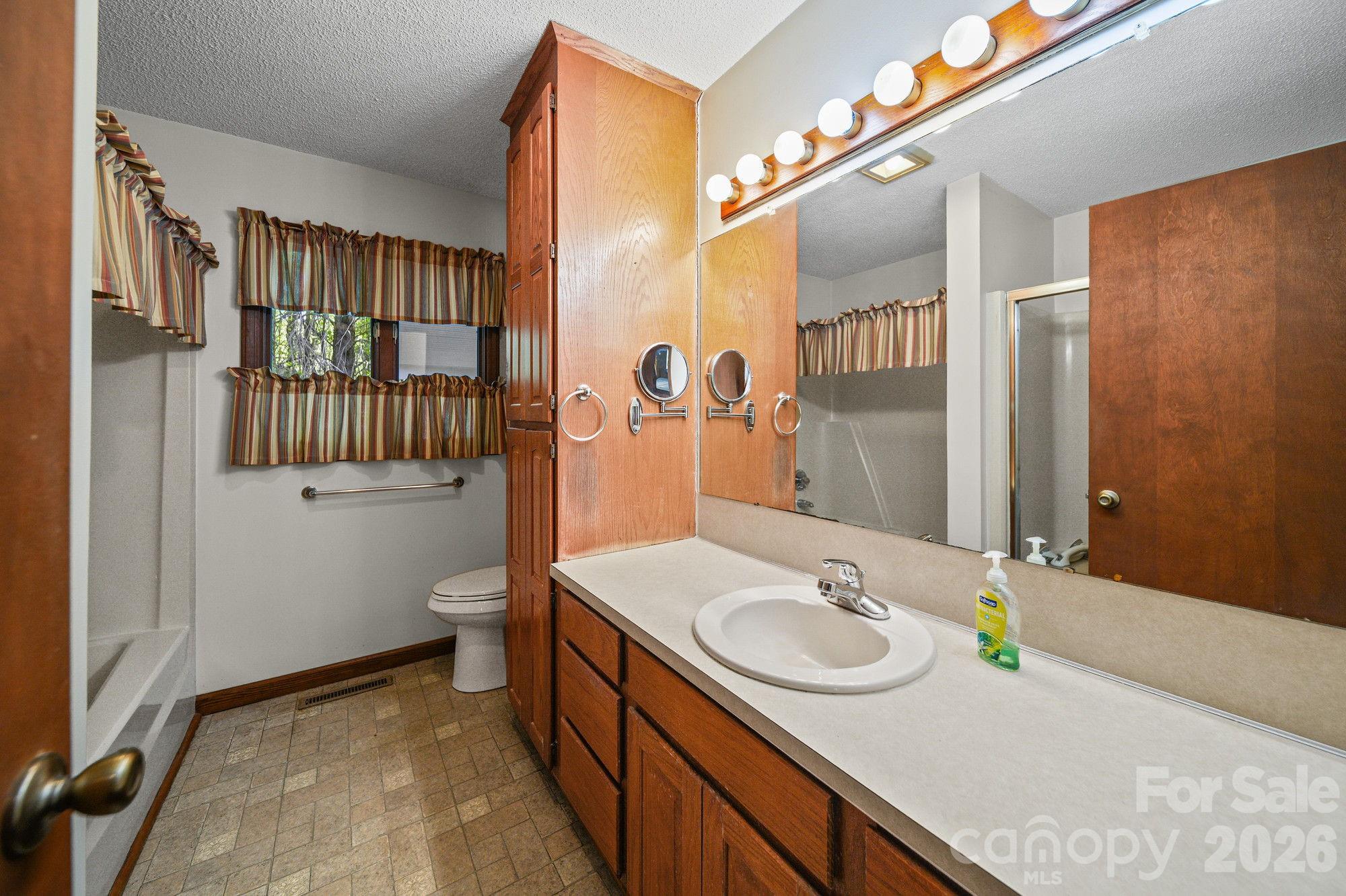 Single Family Residence at 144 Pops Lake Road, Statesville, photo 14 of 35