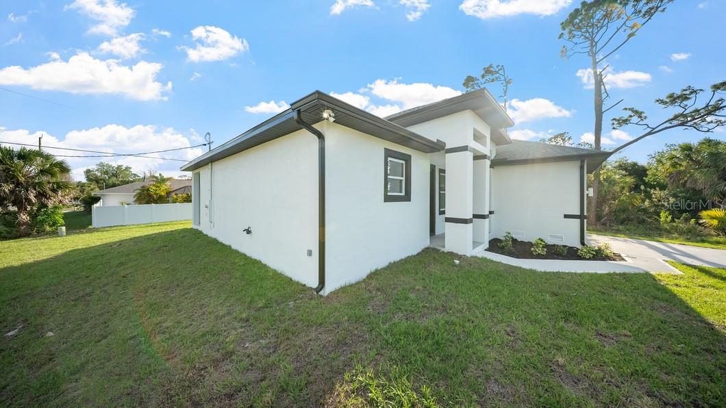 Single Family Residence at 18265 LAKE WORTH BLVD, PORT CHARLOTTE, photo 5 of 98
