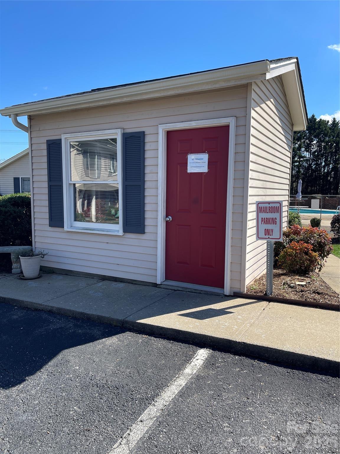 Townhouse at 2705 N Center Street, Hickory, photo 24 of 26