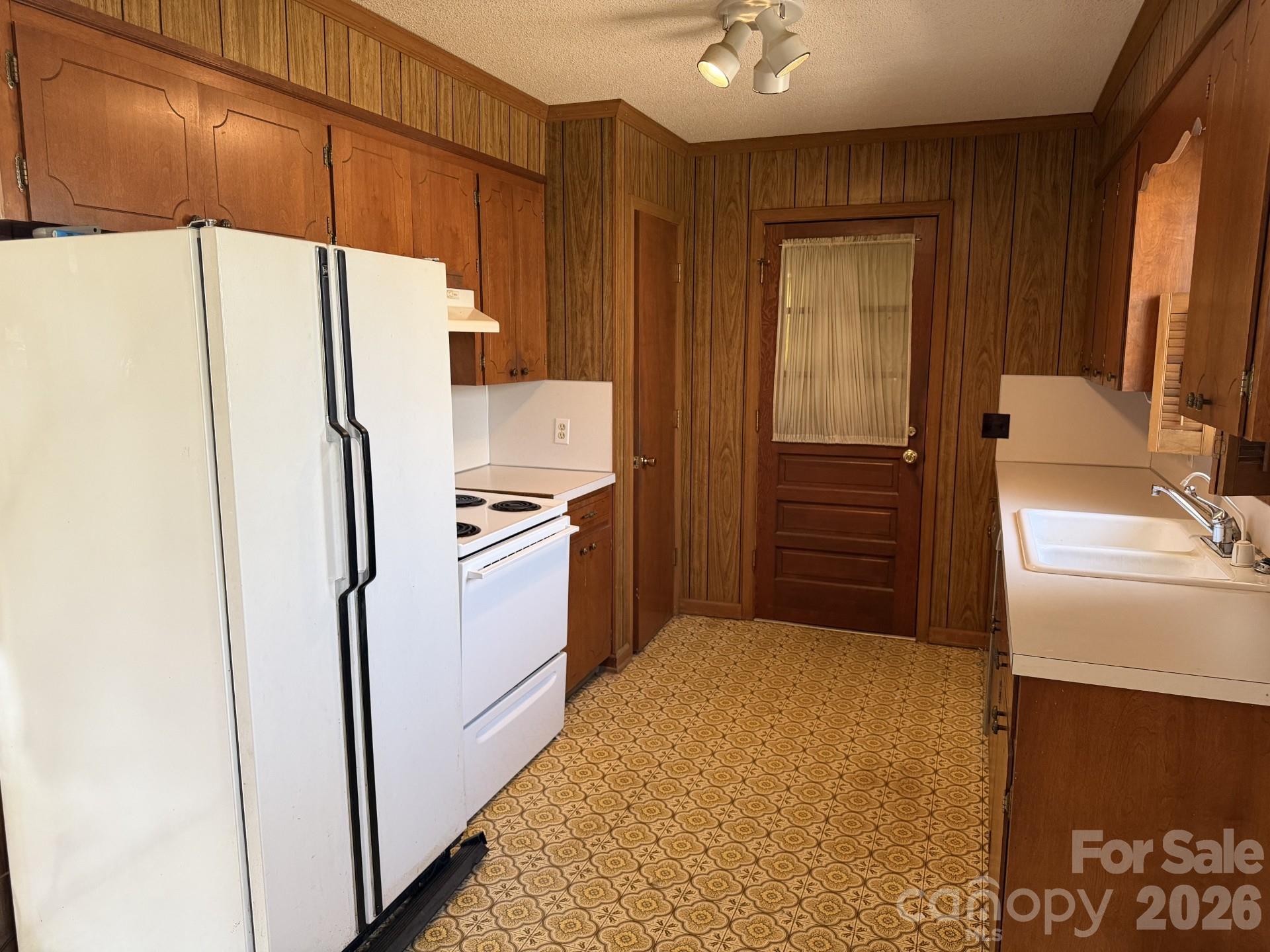 Single Family Residence at 2033 Sprucewood Street, Albemarle, photo 15 of 15