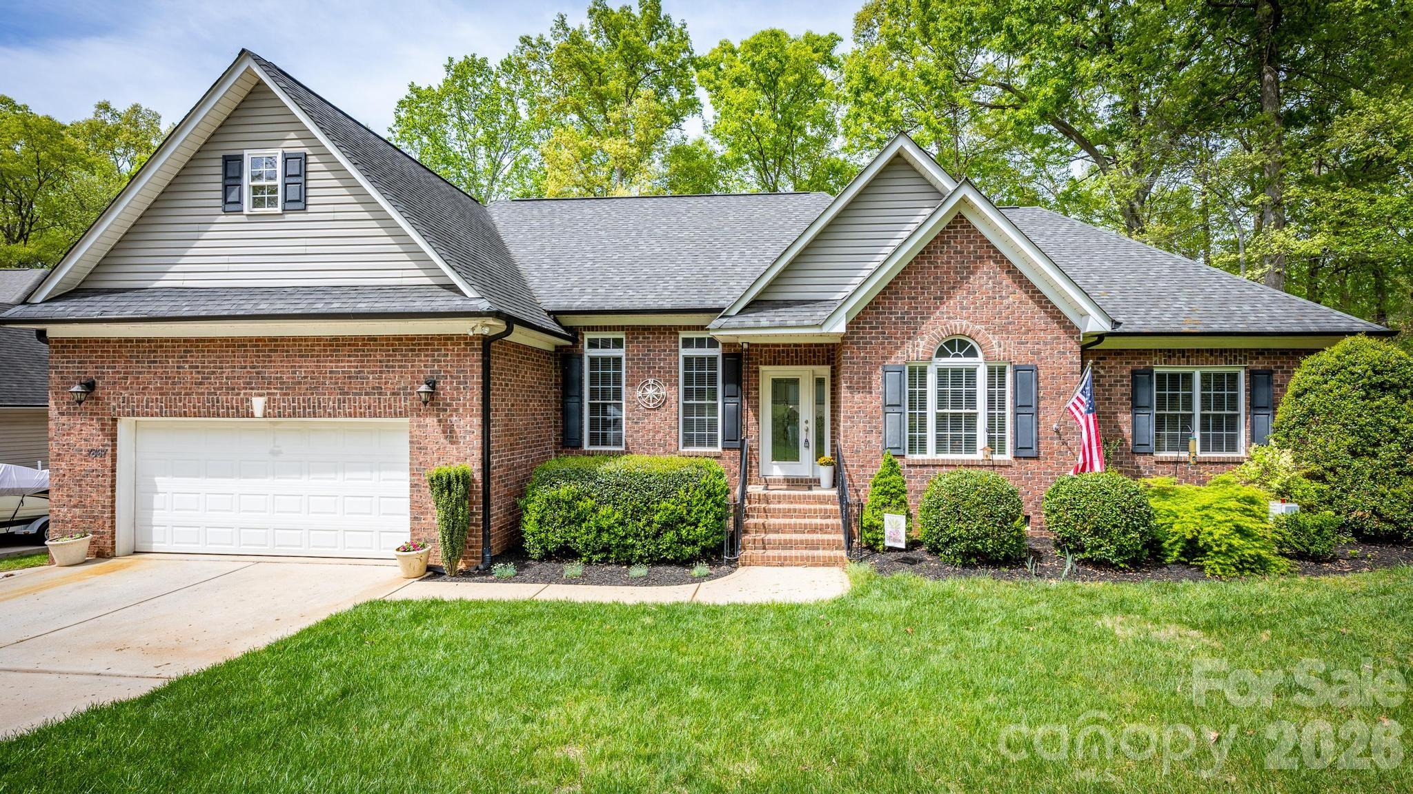 Beautiful 4 Bed 2.5 Bath Home. - 7867 Golf Course Drive N, Denver