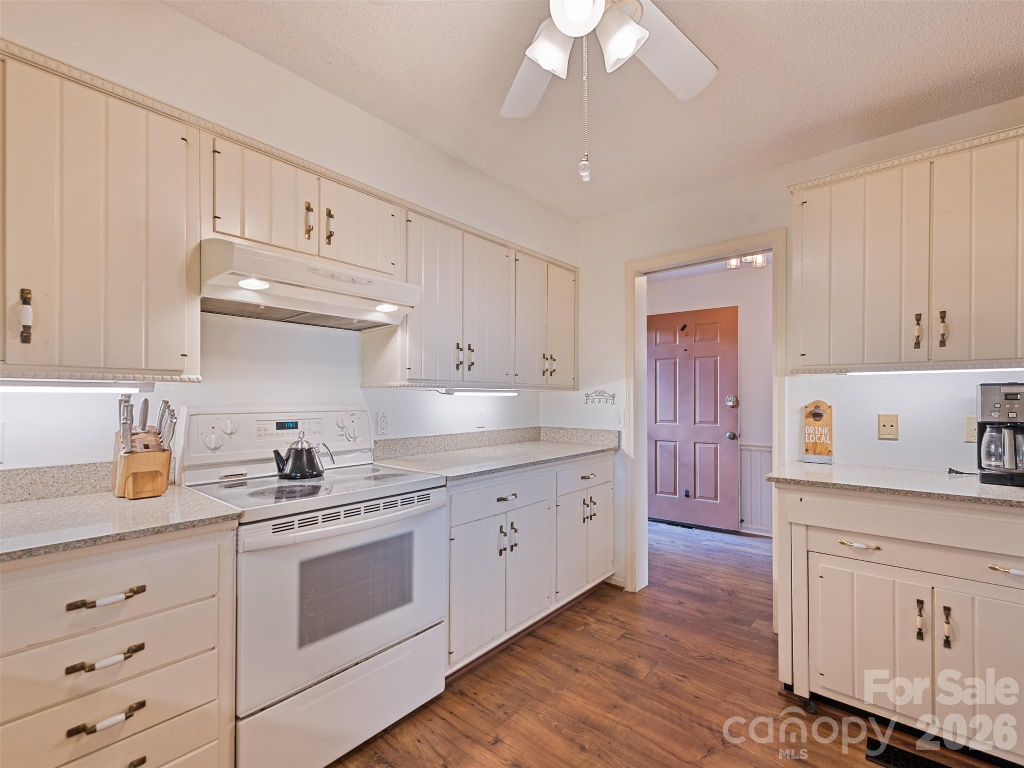 Condominium at 602 Fleetwood Plaza, Hendersonville, photo 11 of 47