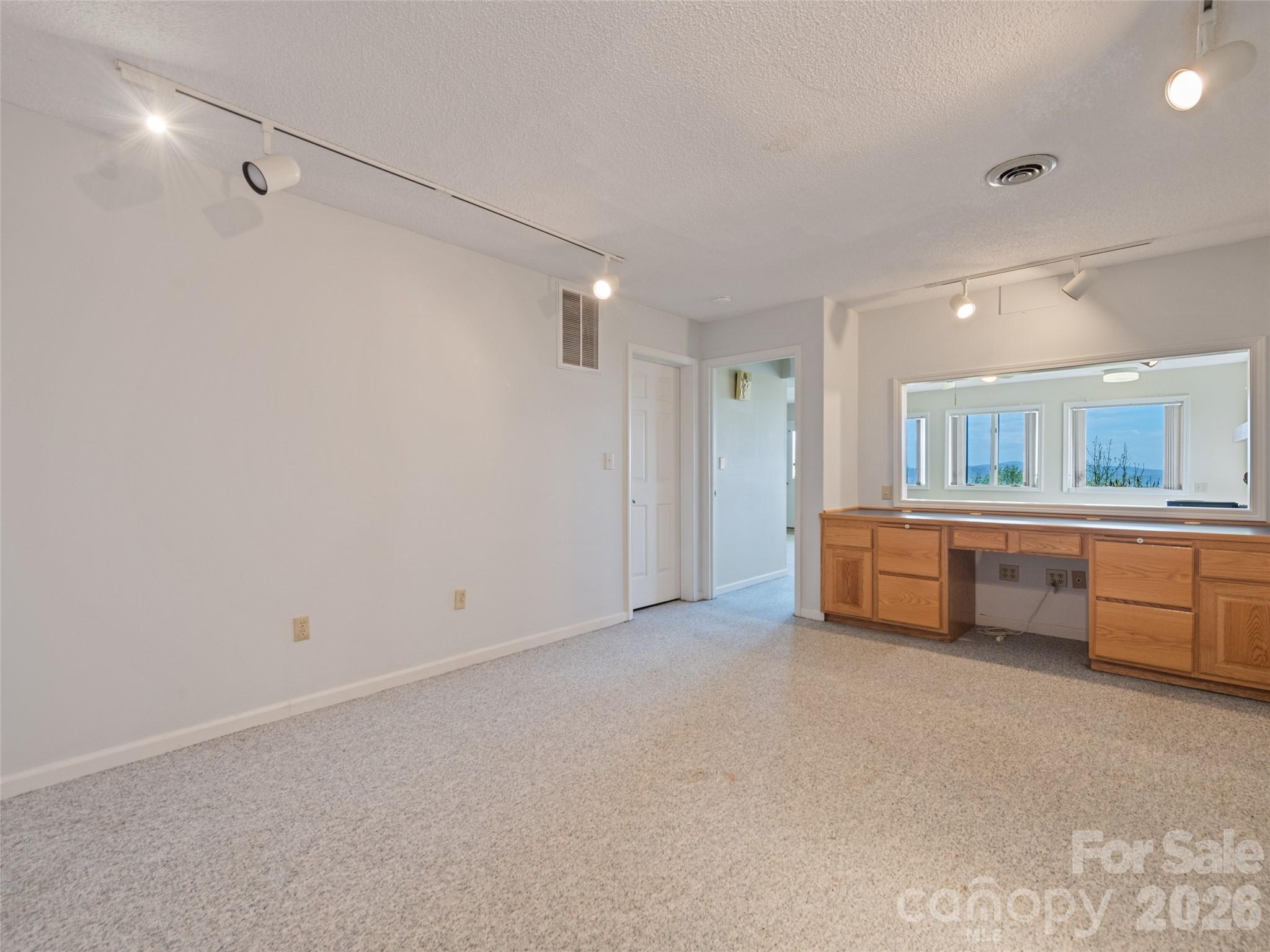 Basement bonus/bed room - 602 Fleetwood Plaza, Hendersonville
