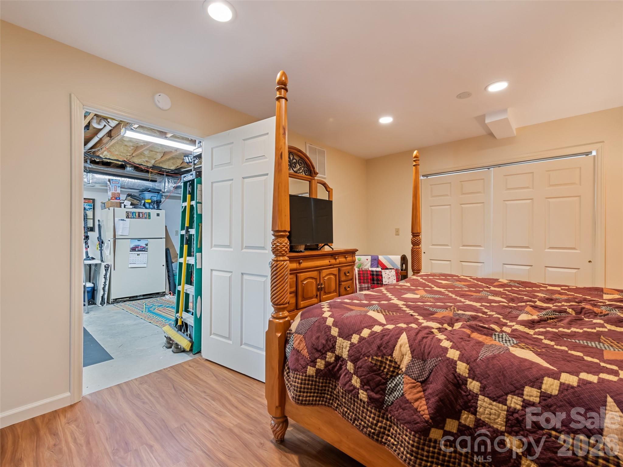 Basement workshop - 1401 Fleetwood Plaza, Hendersonville
