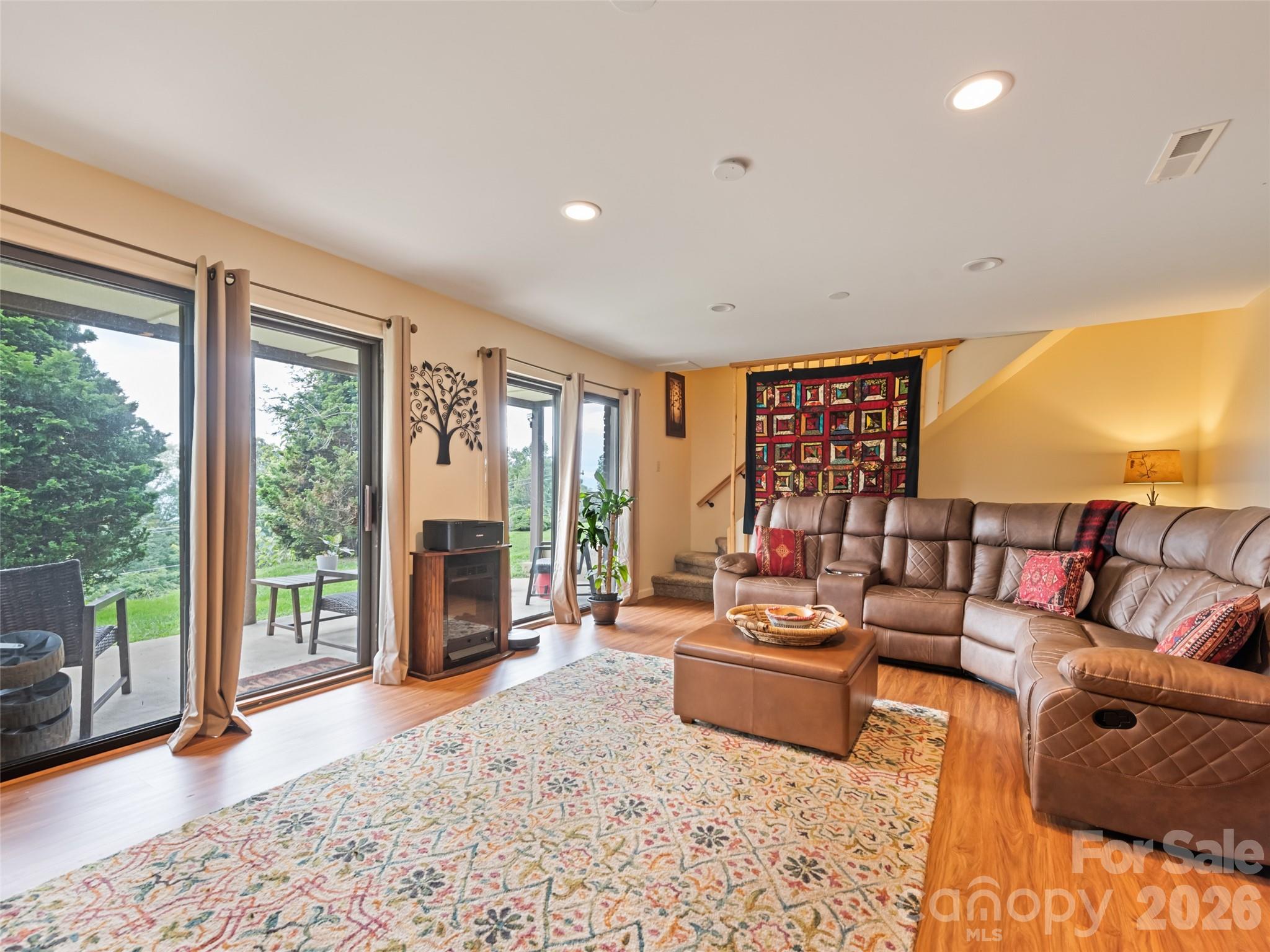 Condominium at 1401 Fleetwood Plaza, Hendersonville, photo 38 of 48