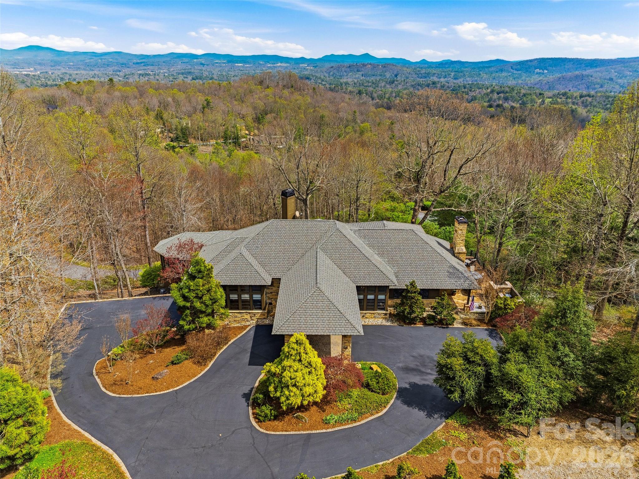 Single Family Residence at 1000 McFarlane Way, Hendersonville, photo 2 of 47
