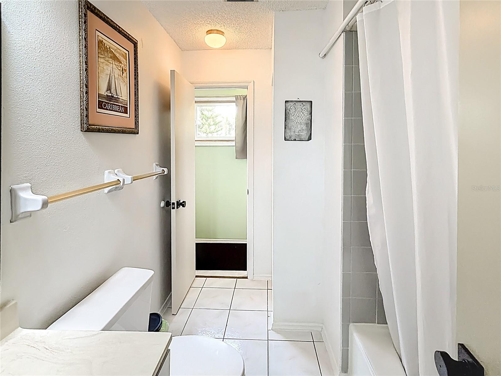 Single Family Residence at 601 E SEMINOLE DR, VENICE, photo 22 of 52