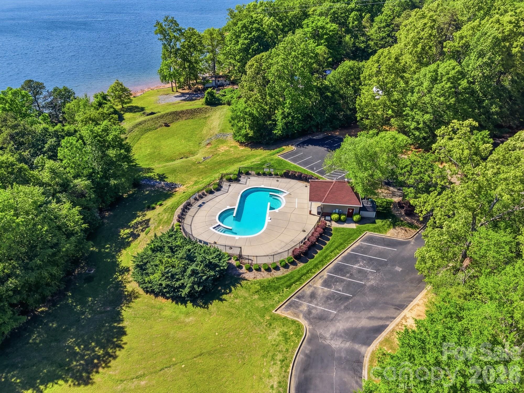 Sunset Point Pool - 225 Horizon Circle, Rock Hill