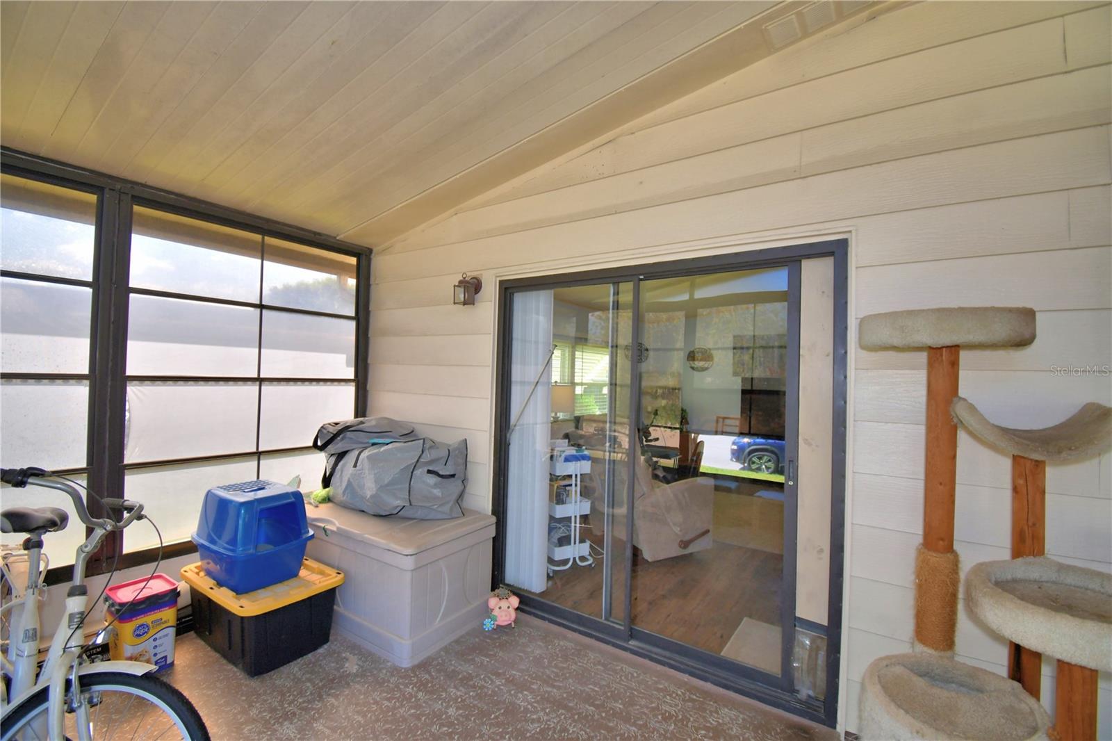 Manufactured Home at 447 VILLAGE CIR SW, WINTER HAVEN, photo 5 of 48