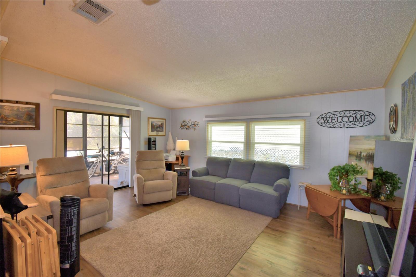Manufactured Home at 447 VILLAGE CIR SW, WINTER HAVEN, photo 8 of 48
