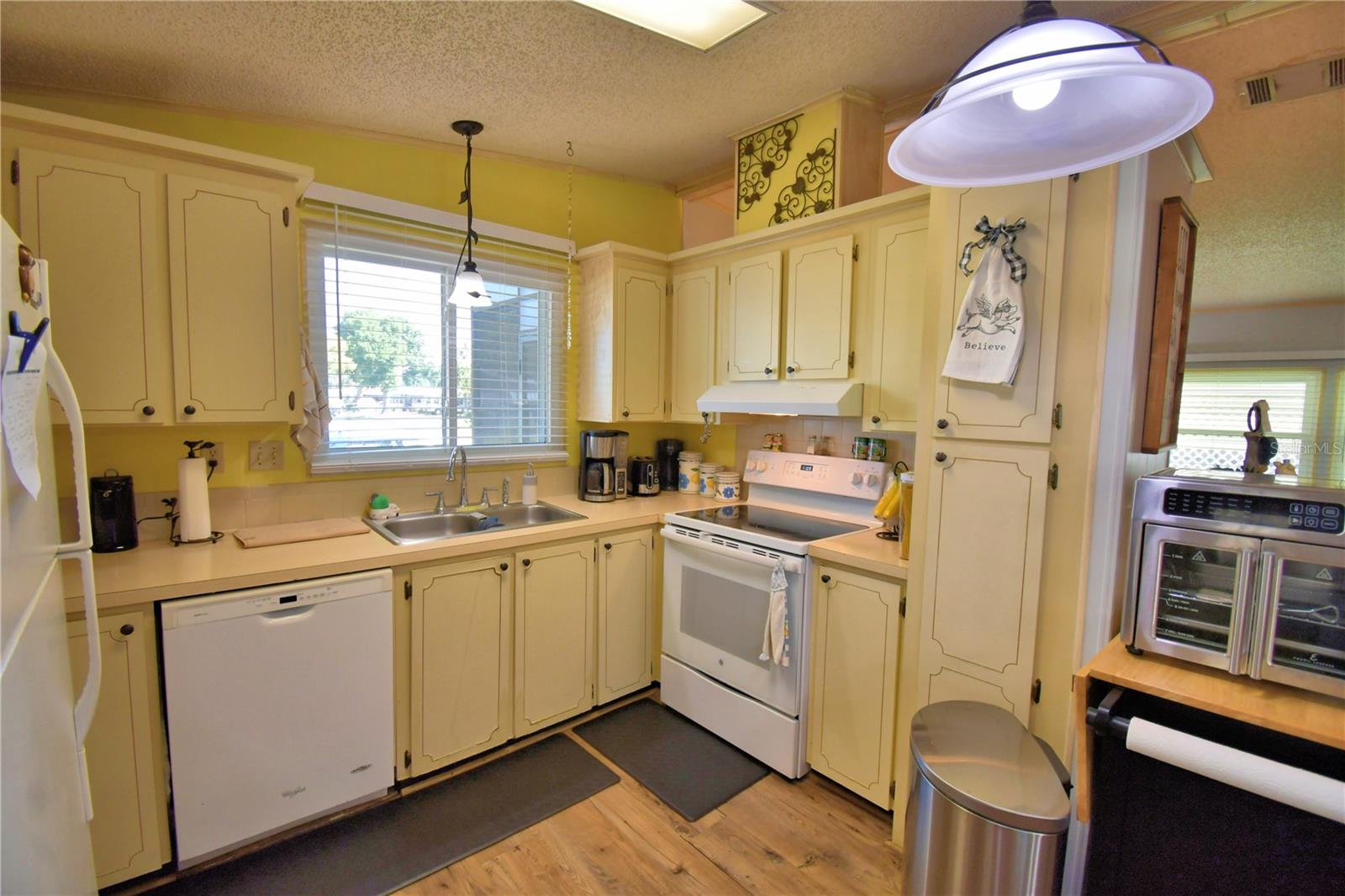 Manufactured Home at 447 VILLAGE CIR SW, WINTER HAVEN, photo 16 of 48
