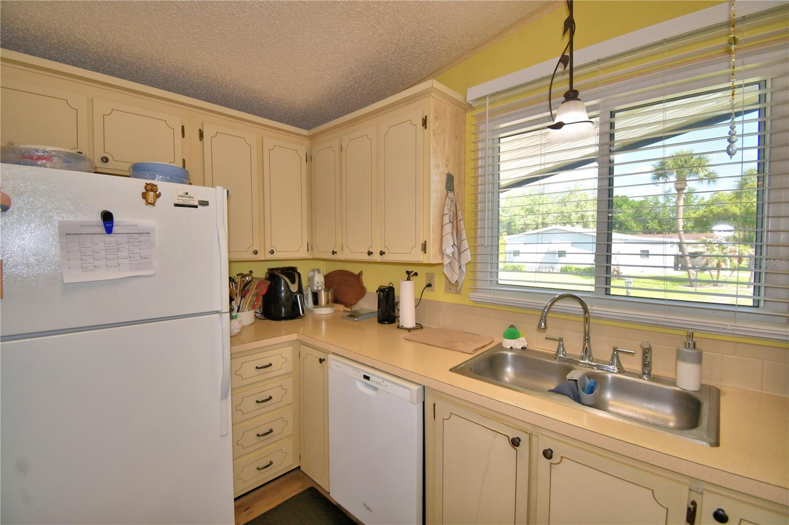 Manufactured Home at 447 VILLAGE CIR SW, WINTER HAVEN, photo 17 of 48