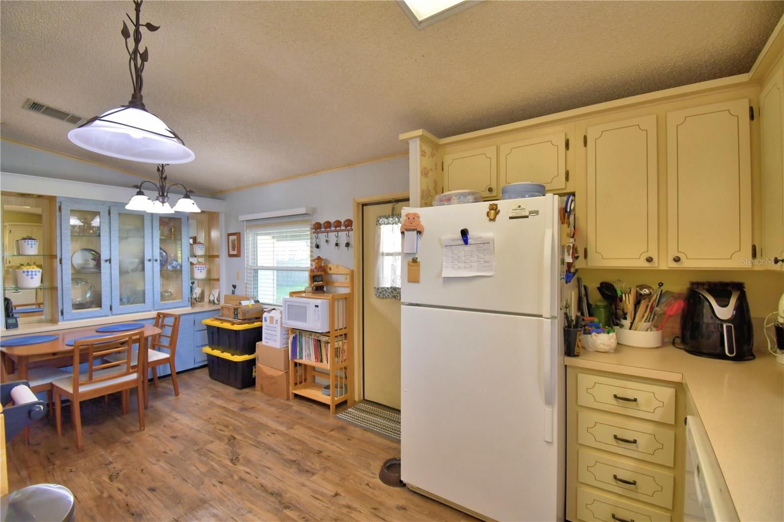 Manufactured Home at 447 VILLAGE CIR SW, WINTER HAVEN, photo 18 of 48