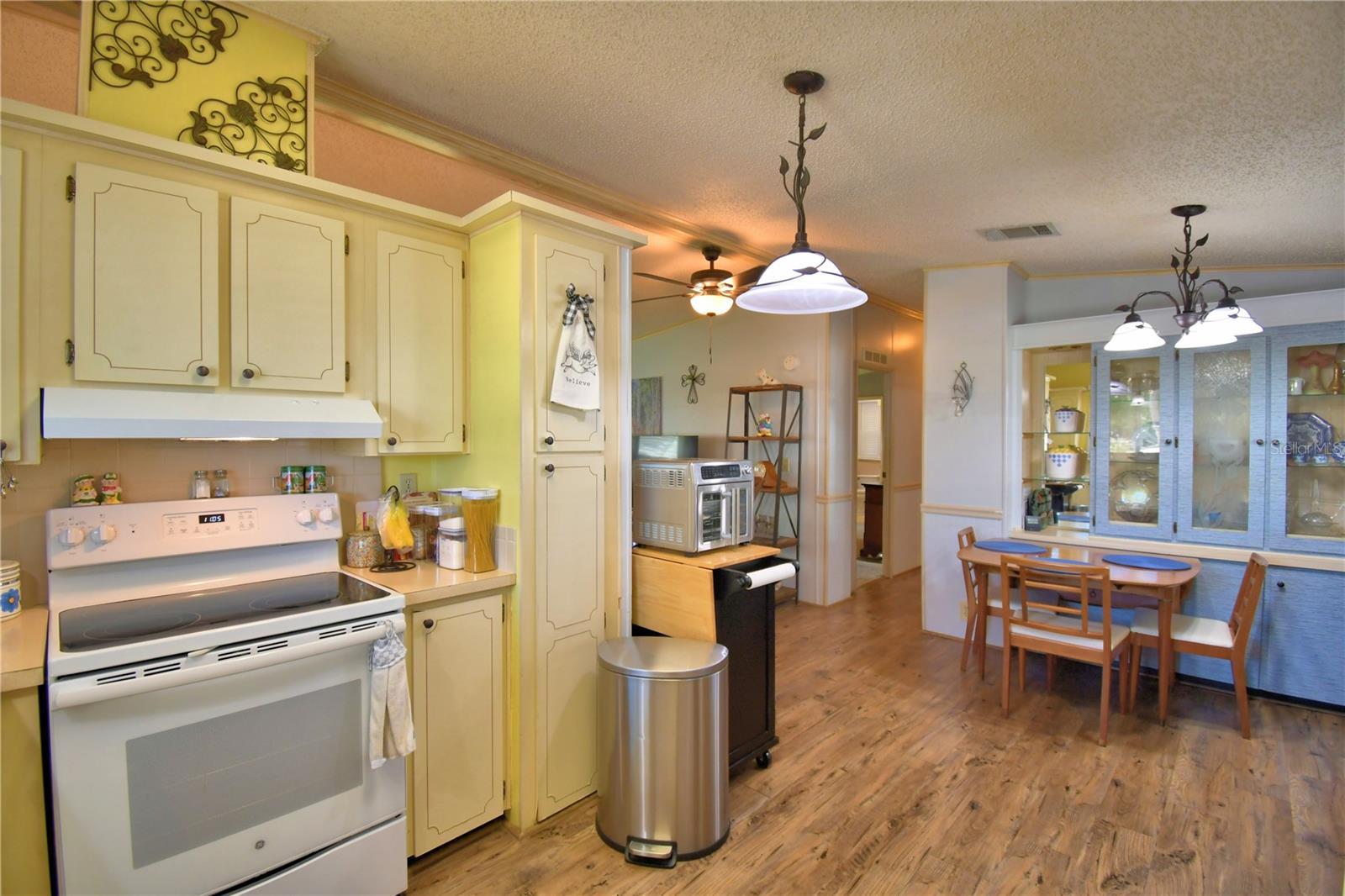 Manufactured Home at 447 VILLAGE CIR SW, WINTER HAVEN, photo 19 of 48