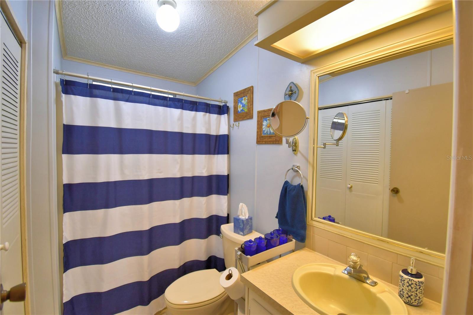 Manufactured Home at 447 VILLAGE CIR SW, WINTER HAVEN, photo 21 of 48