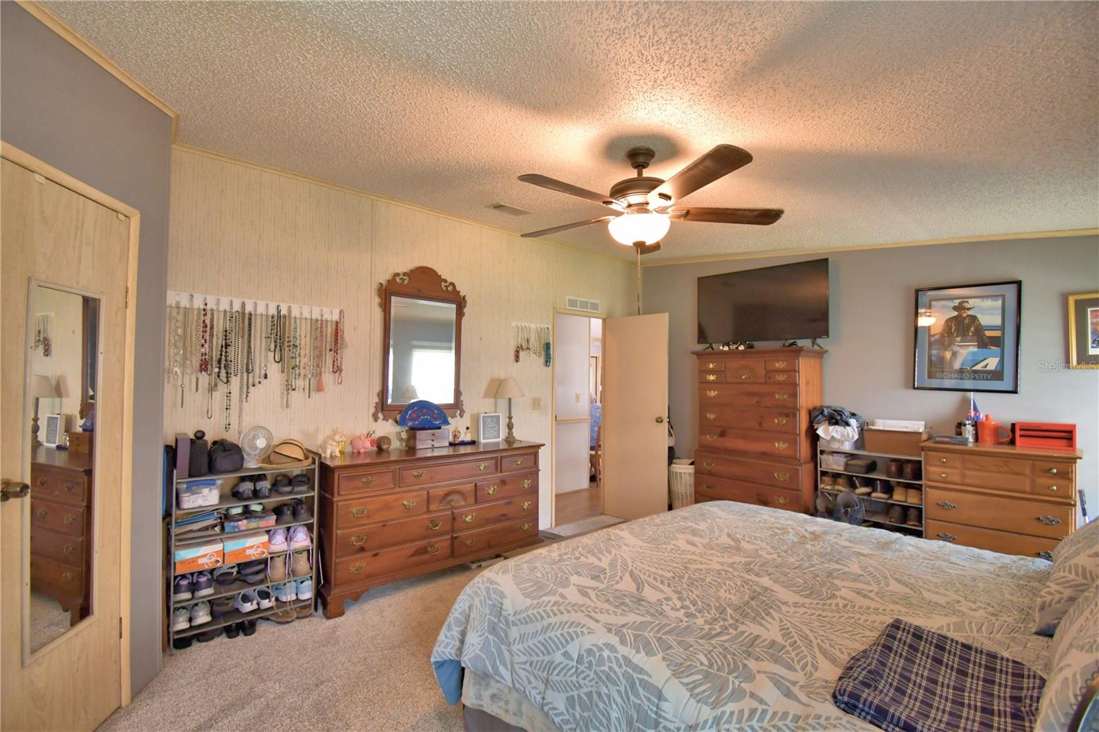 Manufactured Home at 447 VILLAGE CIR SW, WINTER HAVEN, photo 27 of 48