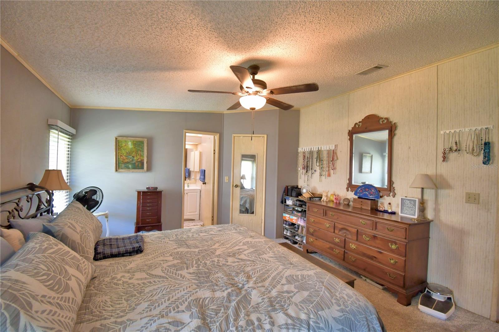 Manufactured Home at 447 VILLAGE CIR SW, WINTER HAVEN, photo 28 of 48
