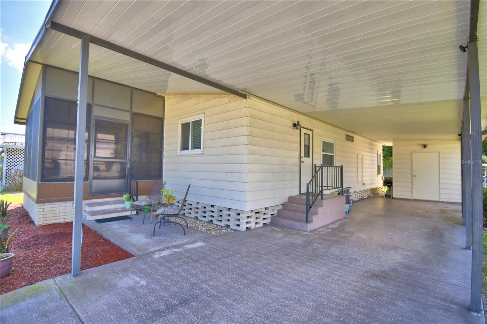 Manufactured Home at 447 VILLAGE CIR SW, WINTER HAVEN, photo 40 of 48