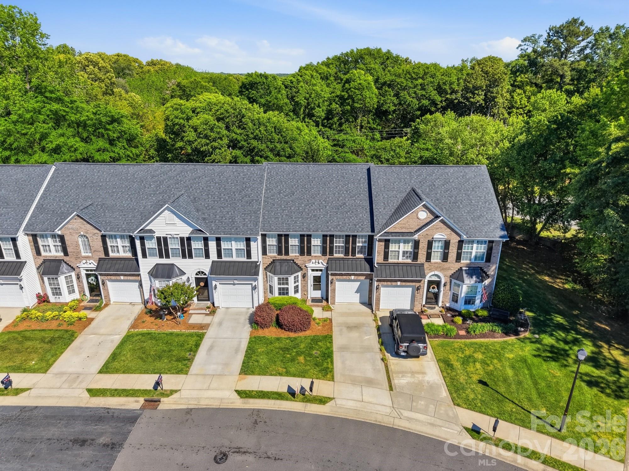 225 Horizon Circle