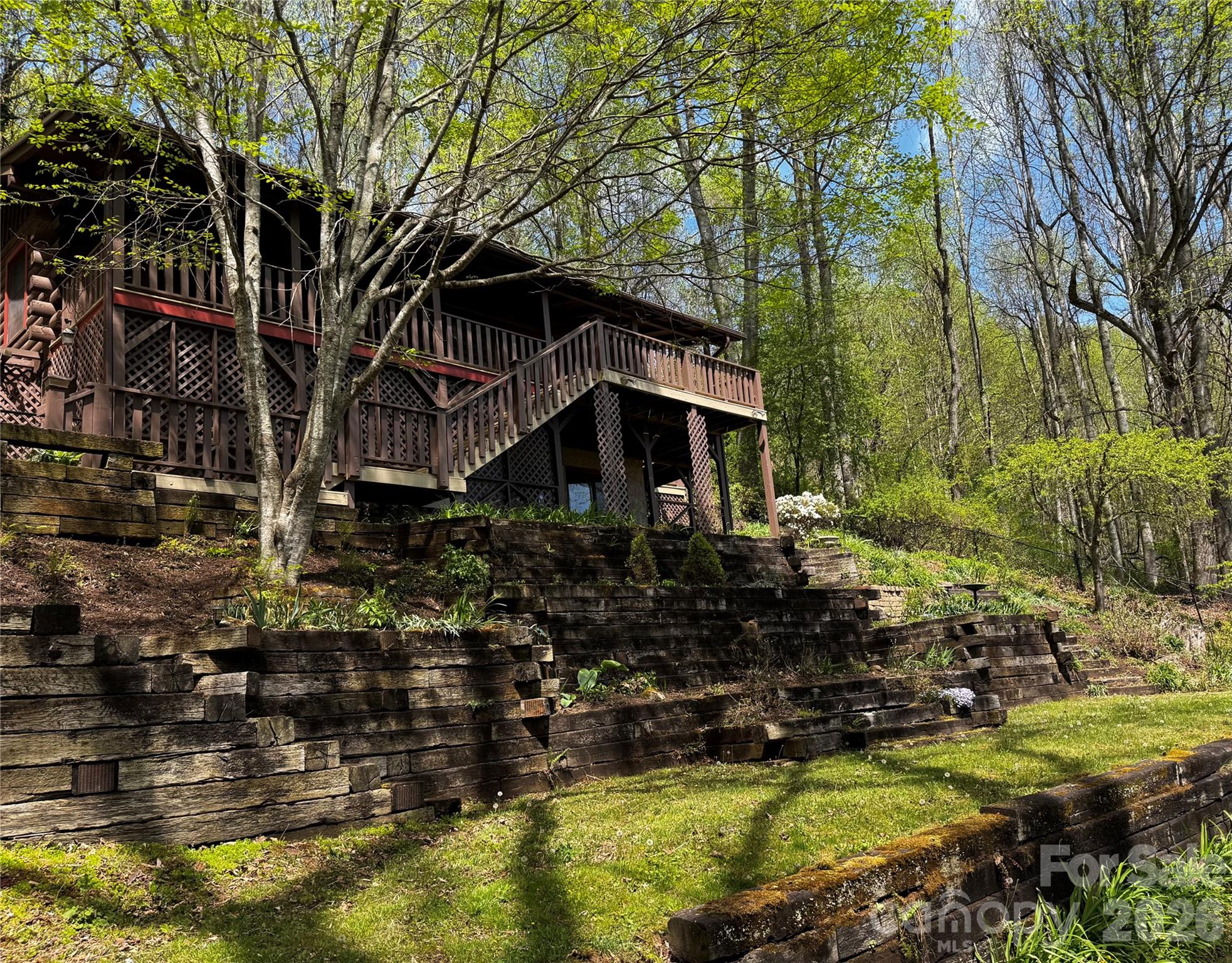 Single Family Residence at 1618 Walnut Creek Road, Waynesville, photo 2 of 41