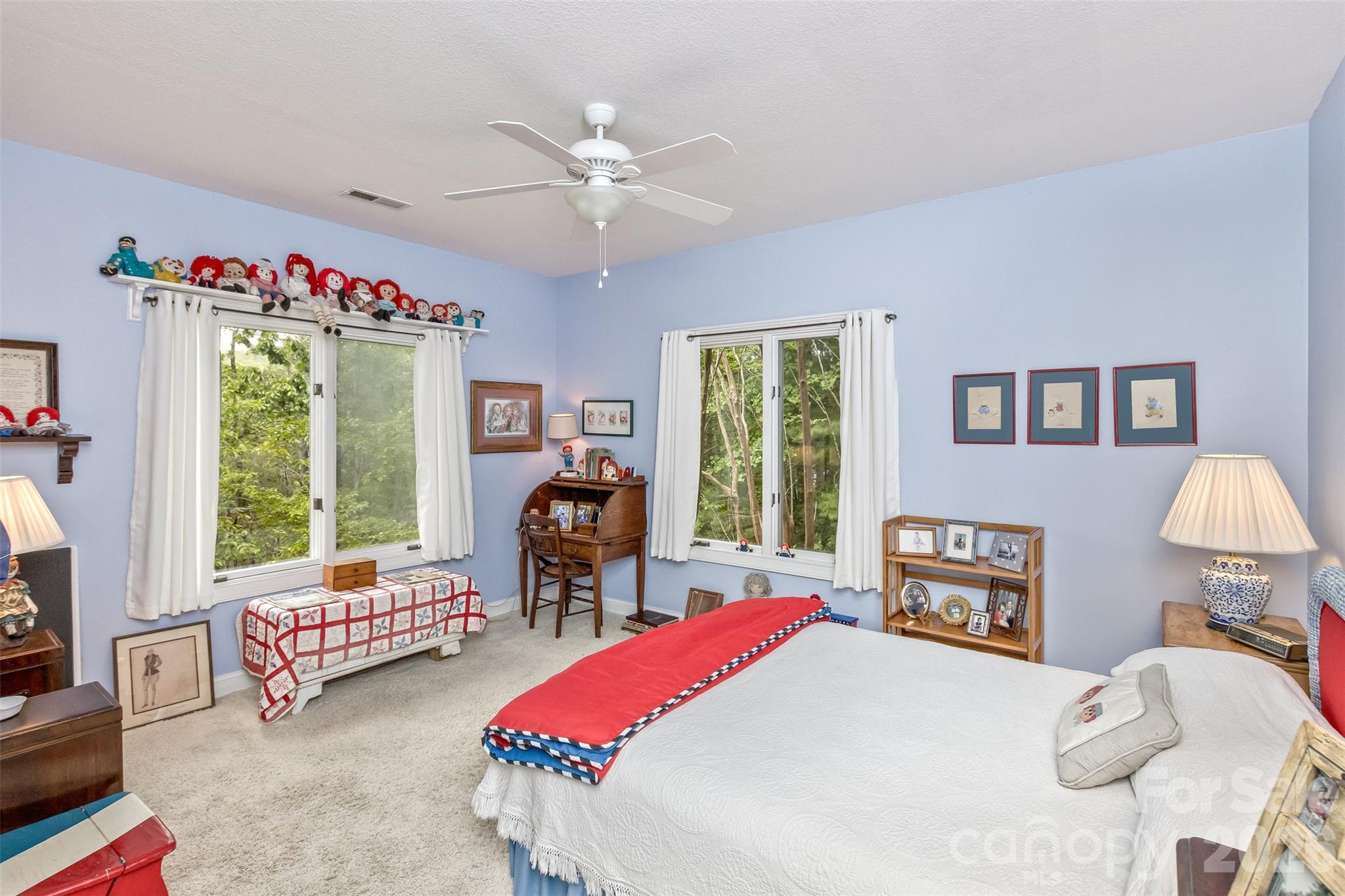 Bedroom 4 downstairs - cozy corner with large closet - 25 Windsong Drive, Fairview