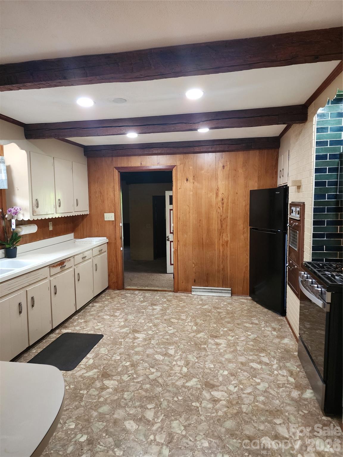 Single Family Residence at 2119 Pamela Street, Gastonia, photo 6 of 9