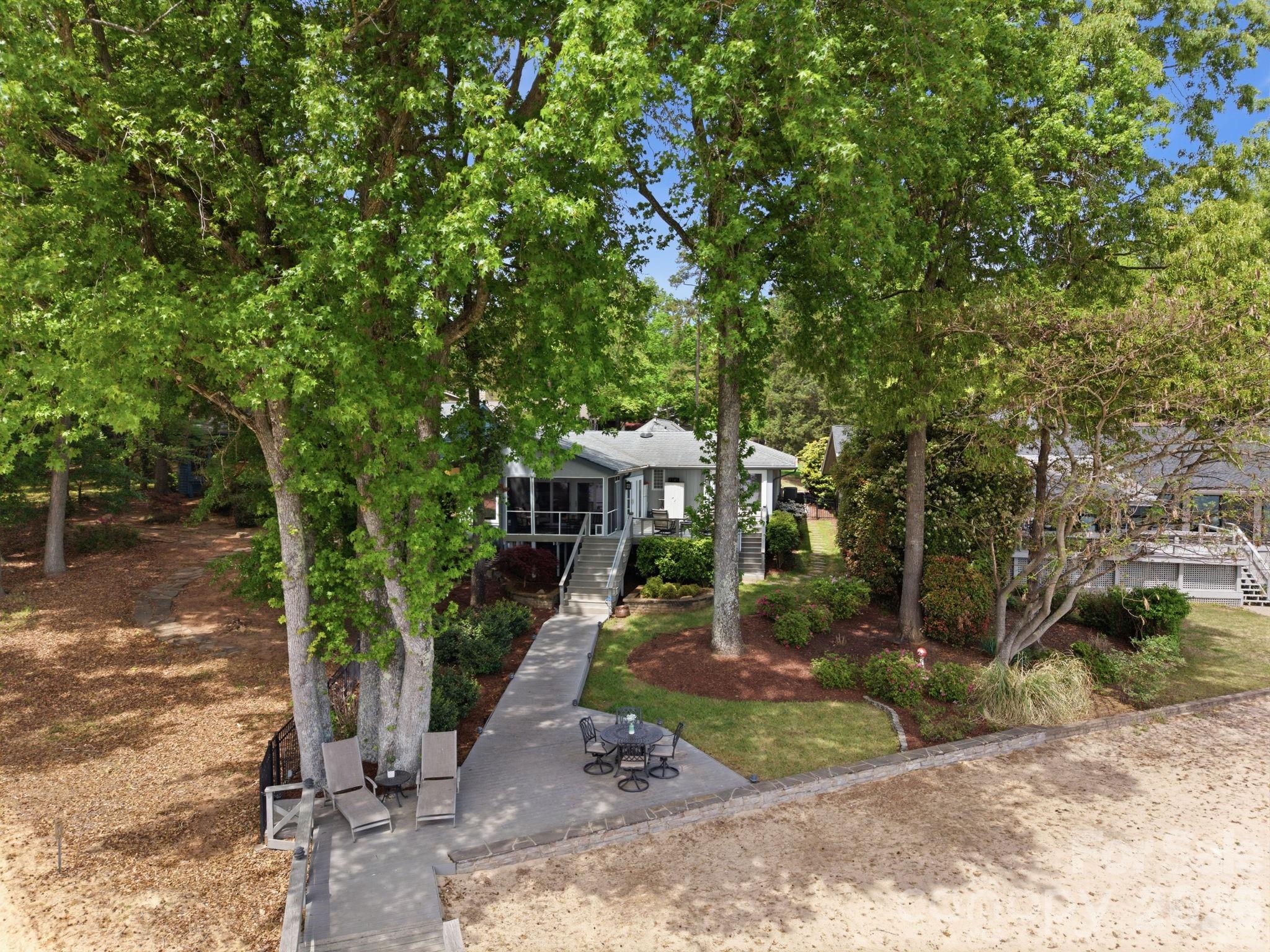 Single Family Residence at 14 King Haigler Chase Court, Clover, photo 4 of 43